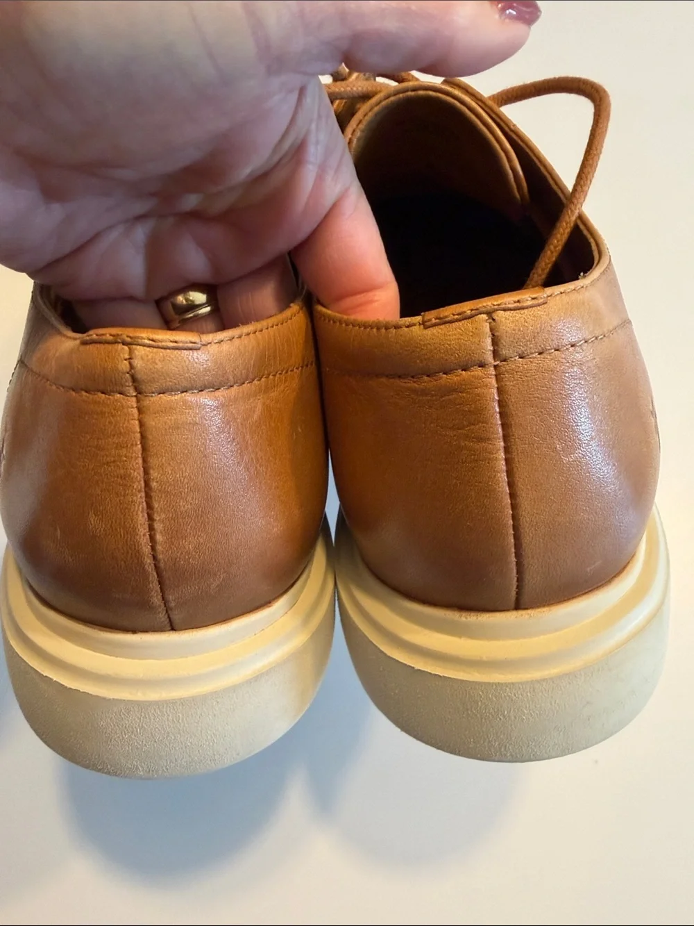 Frye Men's Tan Leather Lace-Up Derby Shoes Sz 9. NWOB
